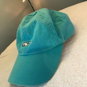 Vineyard vines hat!